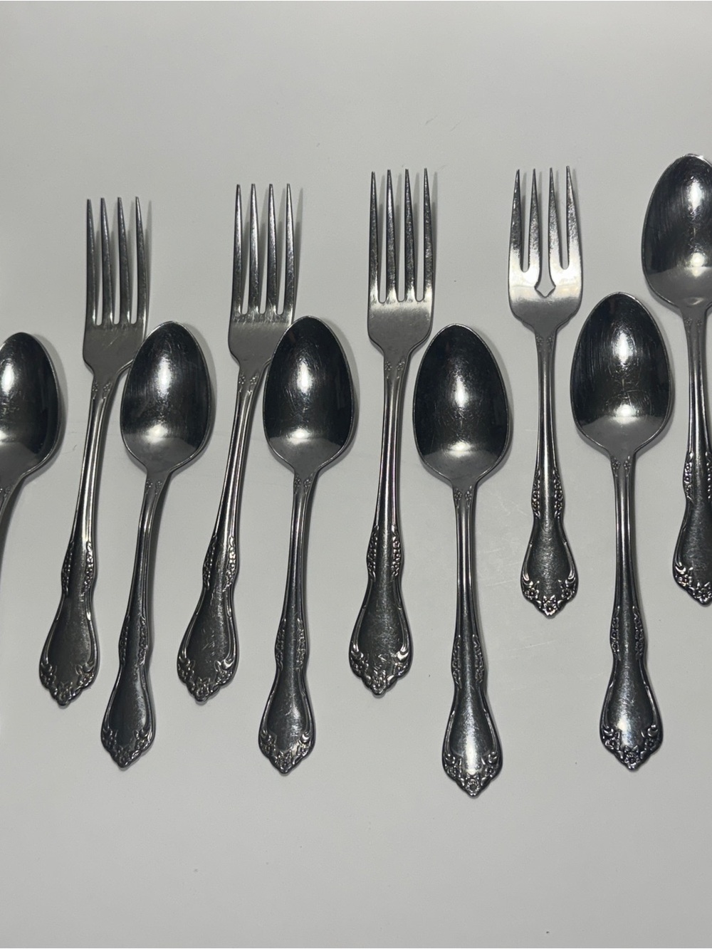 Wm A Rogers Oneida 11-Piece Forks & Spoons Stainless Steel Floral Flatware Set
